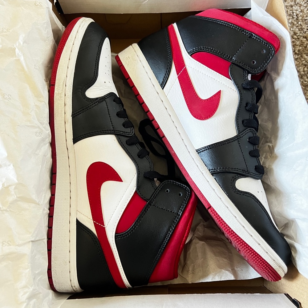 Air Jordan Mid